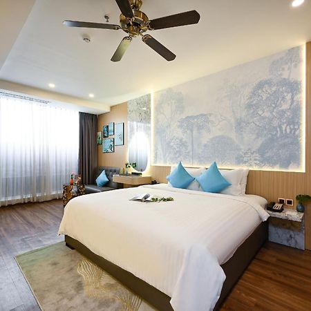 Cicilia City Hotel Saigon Center Ho Chi Minh City Exterior photo